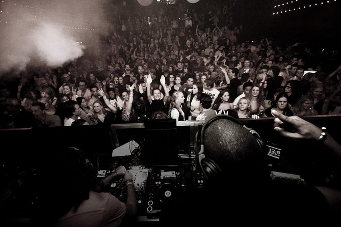1, 2 or 3-7 Days Nightclubs & Best Nightlife in Amsterdam Ticket - What You Actually Get: Entry, Welcome Drinks, and Added Perks