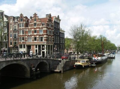 2.5-Hour Amsterdam Sightseeing Tour by Bike - What You’ll See: Canal Intersections That Teach You How the City Works