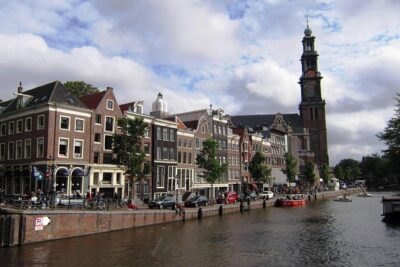 2-Hour Private Anne Frank Walking Tour with Drink - The Jewish Quarter Walk: Learning the City’s Secrets Without Feeling Rushed