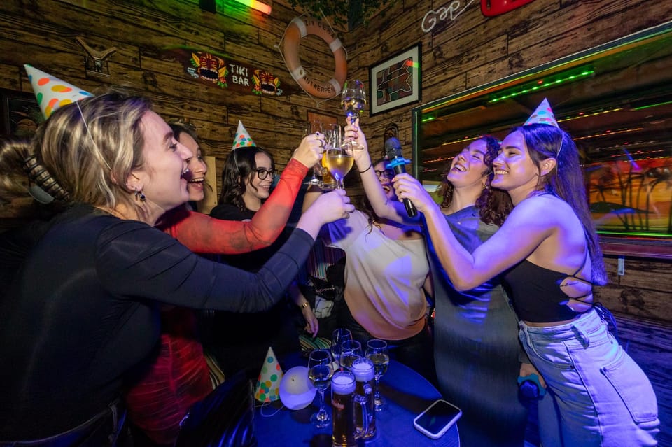 Aloha Amsterdam: Private Karaoke Booth with 20.000 Songs - Aloha Amsterdam: Private Karaoke Near Amsterdam Central