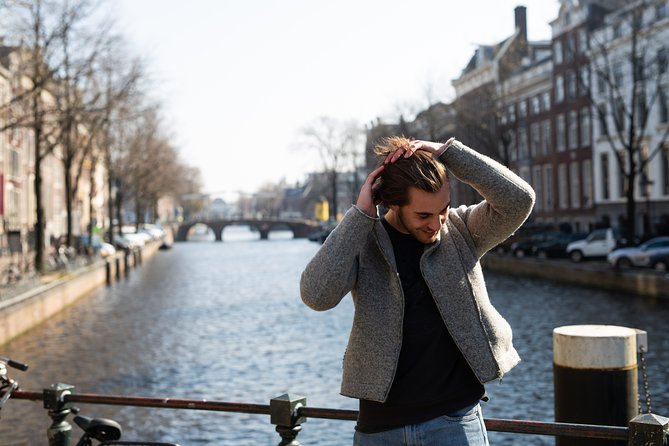 Amstagram Tour & Moco Experience - Zeedijk canals, the drunken houses on the Amstel, and quick photo timing
