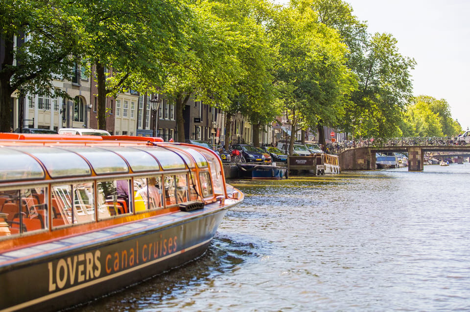Amsterdam: 1-Hour Canal Cruise & NEMO Science Museum - A realistic timeline for your day