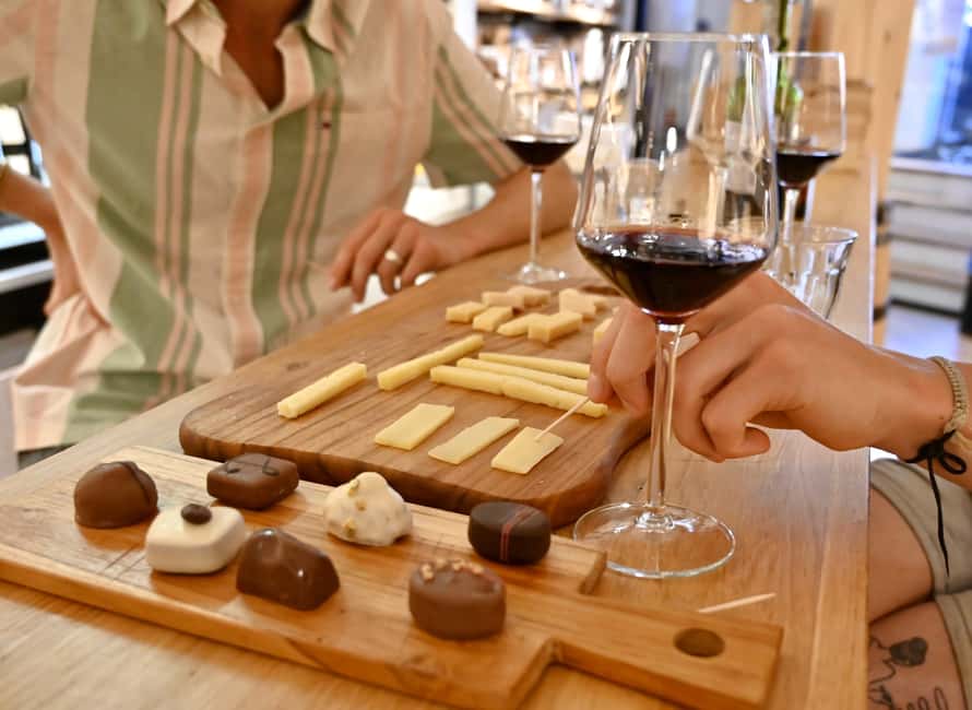 Amsterdam: 10 Tastings Guided Food Tour by UNESCO Canals - Key highlights you’ll feel right away