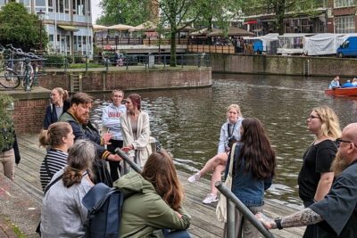 Amsterdam 2 Hour History Walking Tour - Meeting Point, Group Size, and the 11:00 Start You Can Plan Around