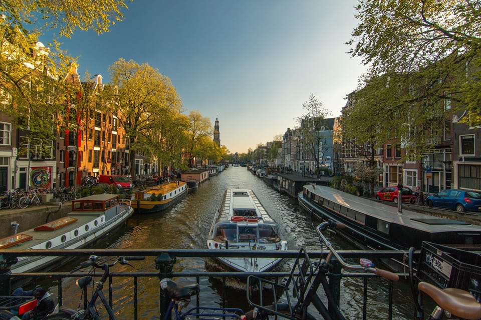 Amsterdam: 3-Hour Private Bike Tour of the City Center - Museum Quarter to Vondelpark: cycling from Oud Zuid into green space