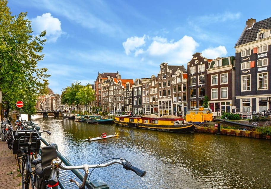 Amsterdam: 3-Hour Private Bike Tour of the City Center - Meeting at Oosterdokskade and getting a bike that fits