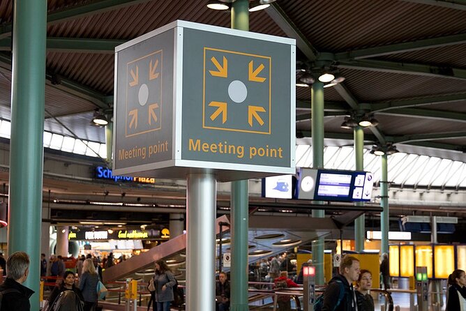 Amsterdam Airport Schiphol (AMS) Private Transfer to Amsterdam - Quick Hits for a Smooth Schiphol Arrival