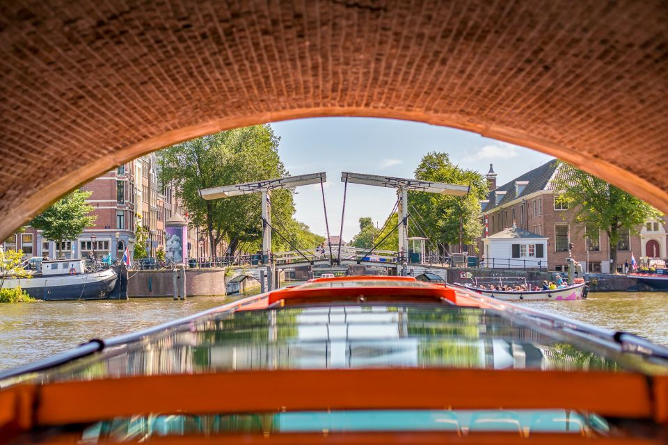 Amsterdam: Body Worlds Exhibition and Canal Cruise - How the museum experience fits into a 2-hour plan