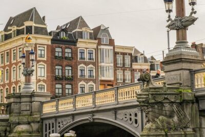 Amsterdam Canal Cruise with German Guide and unlimited drinks - Botanical Garden Moment: A Handy Weather Plan
