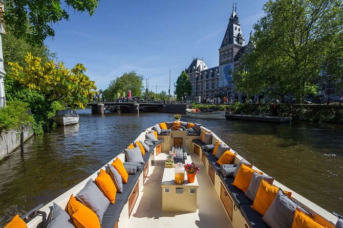 Amsterdam Canal Cruise with German Guide and unlimited drinks - Herengracht and the Classic Canal-house “Postcard” Look