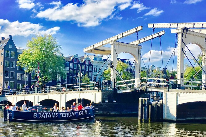 Amsterdam Canal Cruise with Open Bar - Central Station - Starting at Amsterdam Central Station, then sliding into the canal world