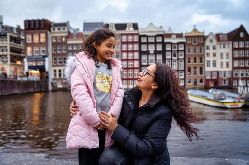 Amsterdam Canals Photoshoot: Private Solo, Family or Couples - Portrait shoot (solo) and creative vs business style