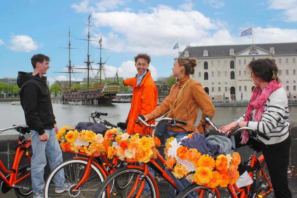 Amsterdam: Cheese, Windmill & Countryside Bike Tour - From Central Station to Dutch countryside in one easy jump
