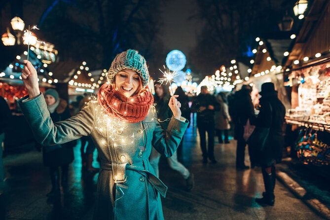 Amsterdam Christmas Walk with hot drink and Dutch treat - Getting Oriented: Dam Square at 4:00 pm