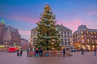 Amsterdam Christmas Walk with hot drink and Dutch treat - Negen Straatjes: Christmassy boutiques and the warm snack stop