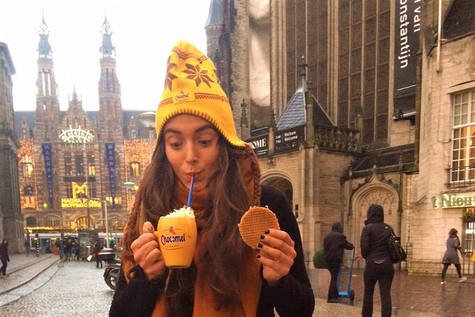 Amsterdam Christmas Walk with hot drink and Dutch treat - Noordermarkt finish: a clean landing by Westerstraat