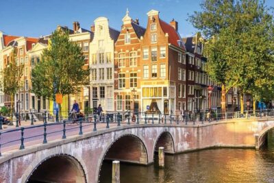Amsterdam City Center Guided Walking Tour - 12 guests 2,5h - Meeting Point: how to start without stress