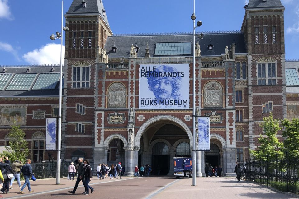 Amsterdam City Center Guided Walking Tour - 12 guests 2,5h - Ons’ Lieve Heer op Solder and Oude Kerk: churches as wayfinding