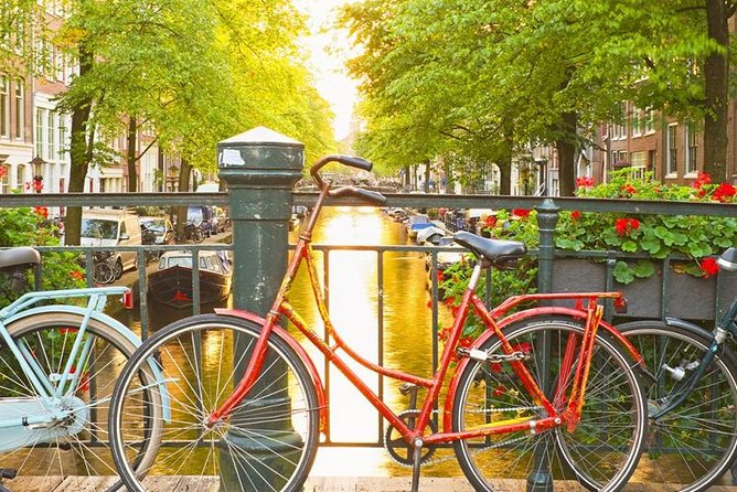 Amsterdam City Center & History - Exclusive Guided Walking Tour - Key reasons this tour works