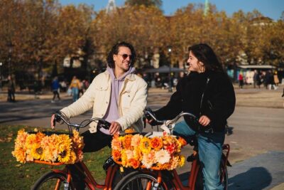Amsterdam City Top Highlights Guided Bike Tour - From Nieuwezijds Voorburgwal to your first stop: bikes, safety, and how the ride flows