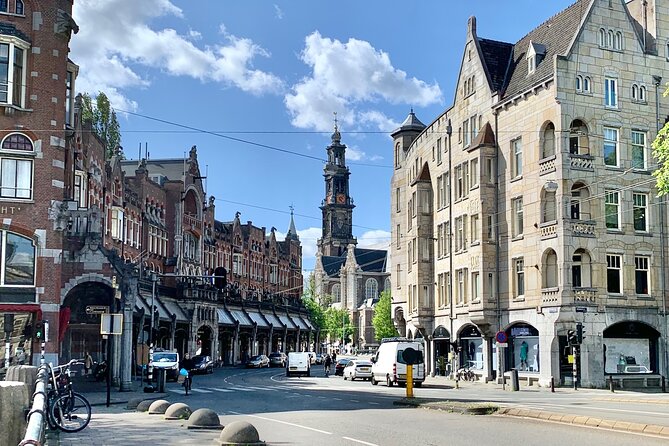 Amsterdam: Cultural Highlights in English/German/Italian - A 2-hour walk that helps you read Amsterdam fast