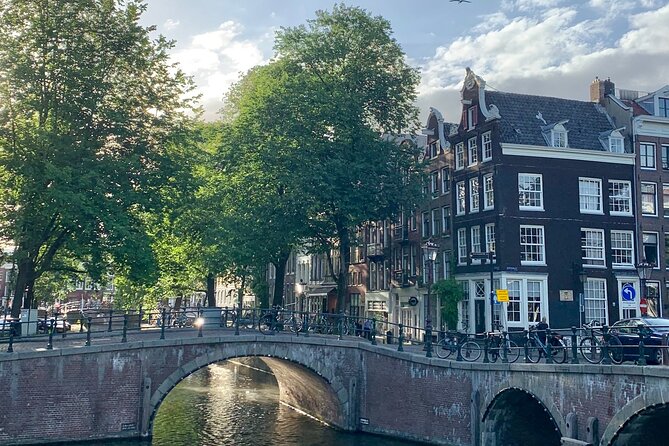 Amsterdam: Cultural Highlights in English/German/Italian - Golden Age wealth at Beurs van Berlage, then the Nieuwe Kerk’s role in growth