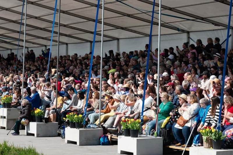 Amsterdam: Day Trip to Flower Parade & Keukenhof on April 18 - Should you book this Amsterdam Flower Parade and Keukenhof tour?