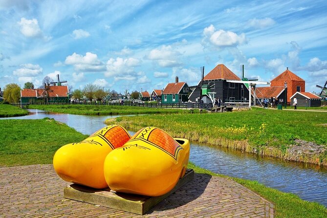 Amsterdam: Day Trip to Keukenhof & Zaanse Schans Windmills - Zaanse Schans Windmills Village: Cottages, Cheese, and Free Demonstrations