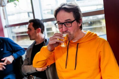 Amsterdam: Dutch Craft Beer Tasting with cheese and snacks - How the mystery tasting works with 5 craft beers