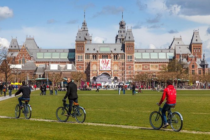 Amsterdam: E-Bike Sightseeing Tour - Vondelpark and Museumplein: a break that feels like Amsterdam, not a detour