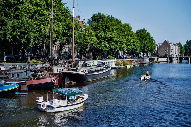 Amsterdam Essence in German: 90-minute waterway trip - Price and Value: Does $148.23 Make Sense?