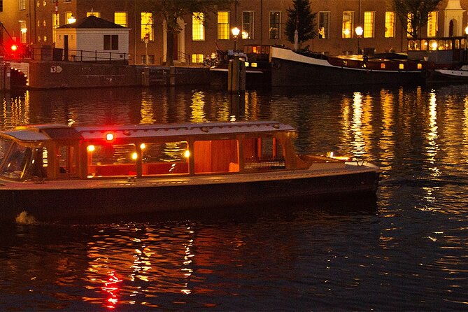 Amsterdam Festival of Lights Cruise by Captain Dave - The 90 Minutes of Lights: What to Watch From the Water