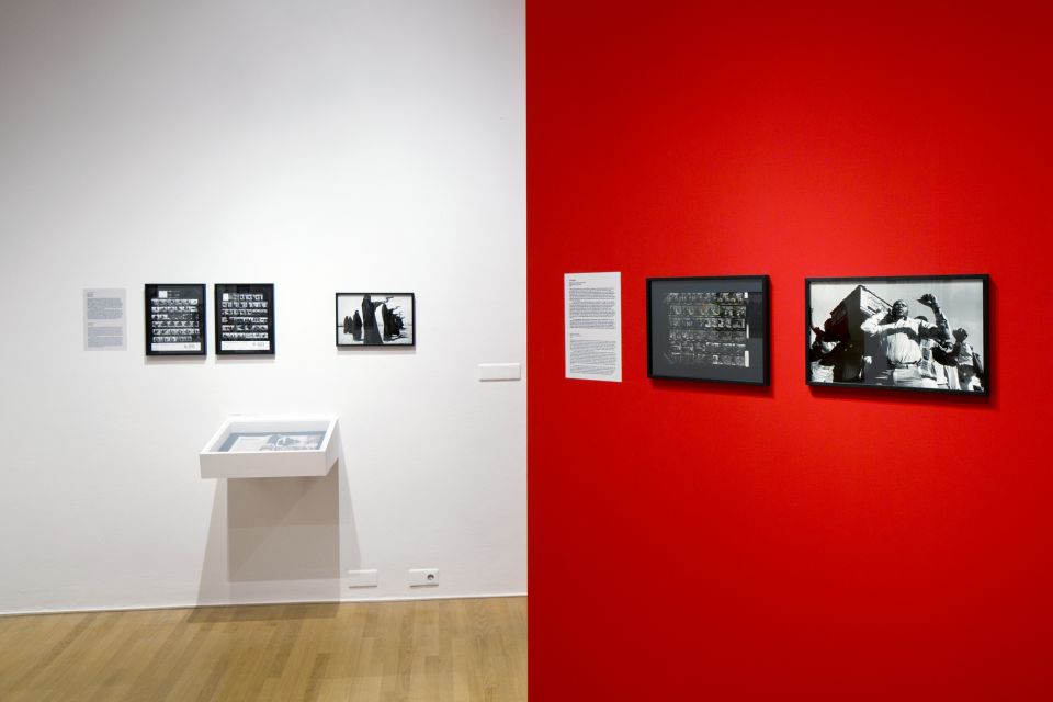 Amsterdam: Foam Photography Museum Admission Ticket - Picking what to see first when you walk in