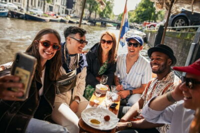 Amsterdam: Food and Canal Tour - Meeting by the church and how the day flows on foot
