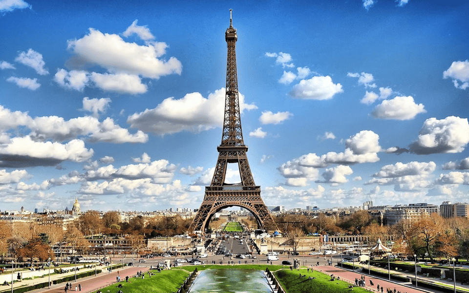 Amsterdam: Full-Day Trip to Paris - Arrival Near the Eiffel Tower: Your 10 Hours Start at 10:00