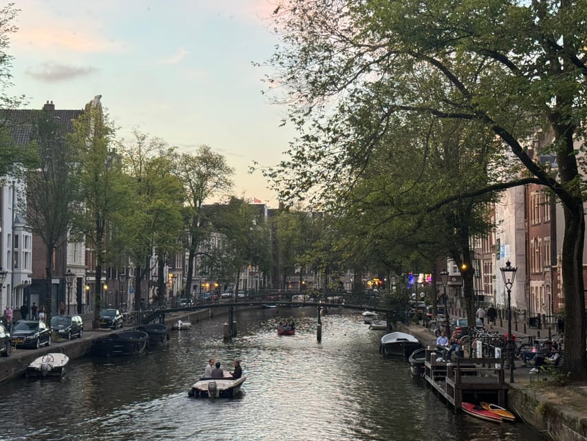 Amsterdam: Ghost Walking Tour and Dark History - Kalverstraat Street to Oudezijds Achterburgwal: narrow routes, darker context