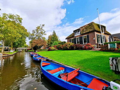 Amsterdam: Giethoorn, Afsluitdijk and Zaanse Schans Day Trip - Zaanse Schans and the Zaandam Windmill Village Walk-Through