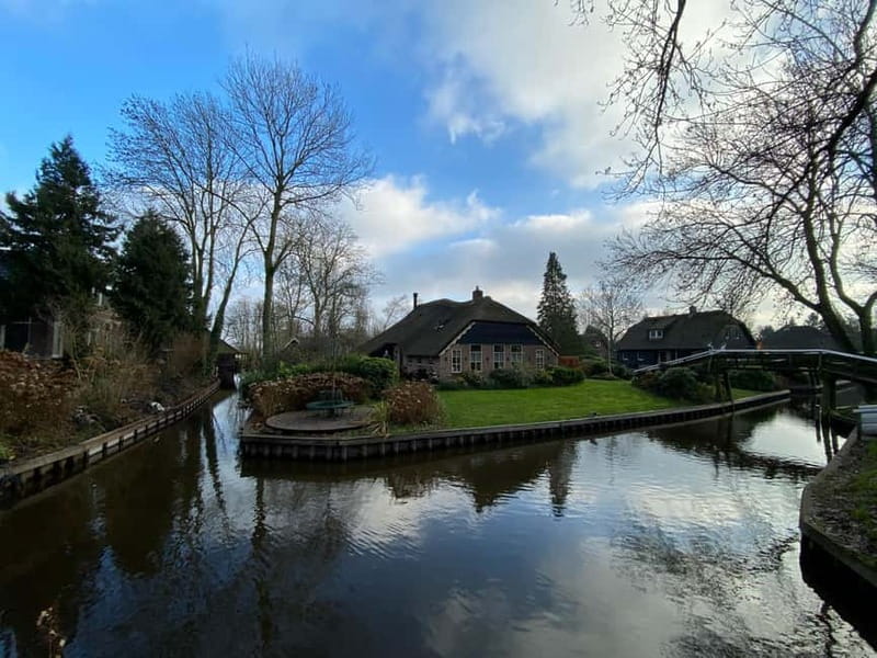 Amsterdam: Giethoorn, Afsluitdijk and Zaanse Schans Day Trip - Logistics That Affect Your Comfort (Without the Headache)