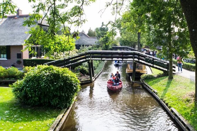 Amsterdam: Giethoorn Tour Scenic Cruise, Cheese & Free Time - Key highlights that matter