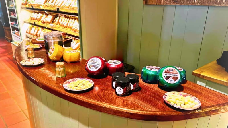 Amsterdam: Giethoorn & Zaanse Schans Small Group Day Trip - Key things I’d circle before you book