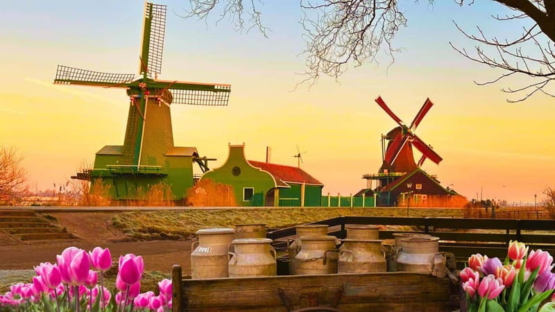 Amsterdam: Giethoorn & Zaanse Schans Small Group Day Trip - Why This Amsterdam Day Trip Feels Like Two Classics in One