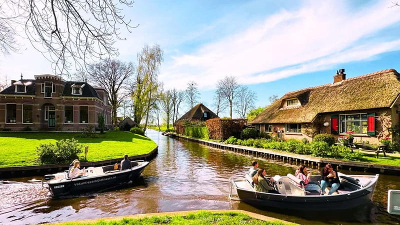 Amsterdam: Giethoorn & Zaanse Schans Small Group Day Trip - Diamond Demonstration: a quick stop with an eye for craft