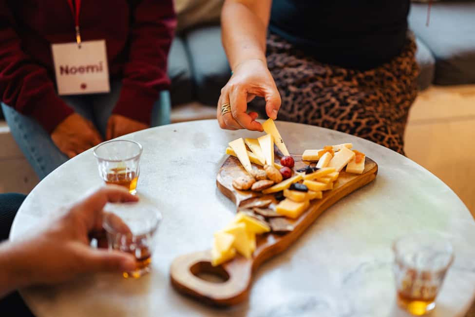 Amsterdam: Guided Cultural Food Tour in German or English - Why the food tour format feels smart in Amsterdam