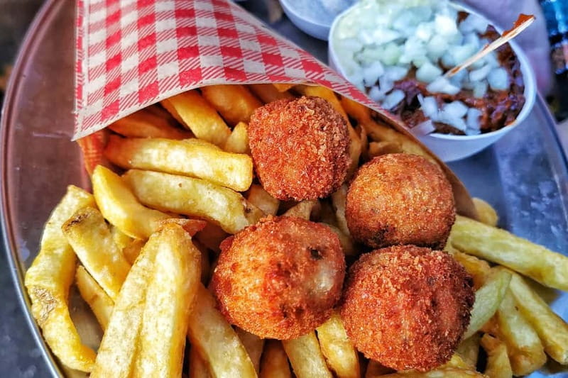 Amsterdam: Guided Food Tour with Tastings - Stopping for fries with dips and savory snacks (aka: how you avoid hunger drama)