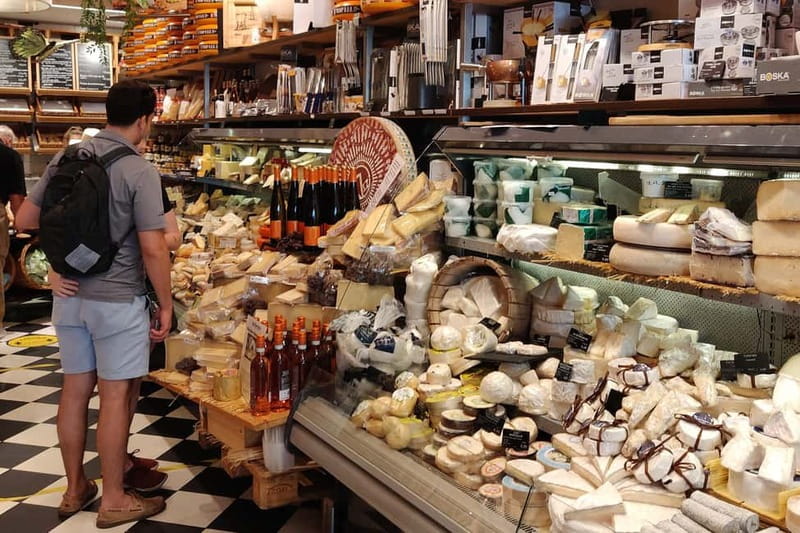 Amsterdam: Guided Food Tour with Tastings - English guide energy and how the best tours feel effortless