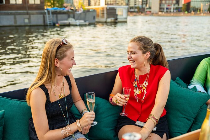 Amsterdam: Guided Open Boat Canal Cruise Unlimited Drinks Option - Seating, Sound, and Crowd Size: How to Avoid the Awkward Minutes