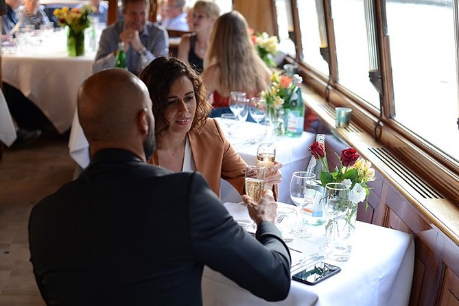 Amsterdam: High Tea Cruise - Captain commentary: friendly highlights, not a full lecture