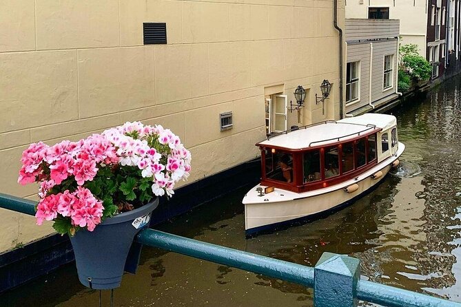 Amsterdam Highlights Canal Cruise with a Drink - Your Captain and Local Host: The Real Reason People Recommend This