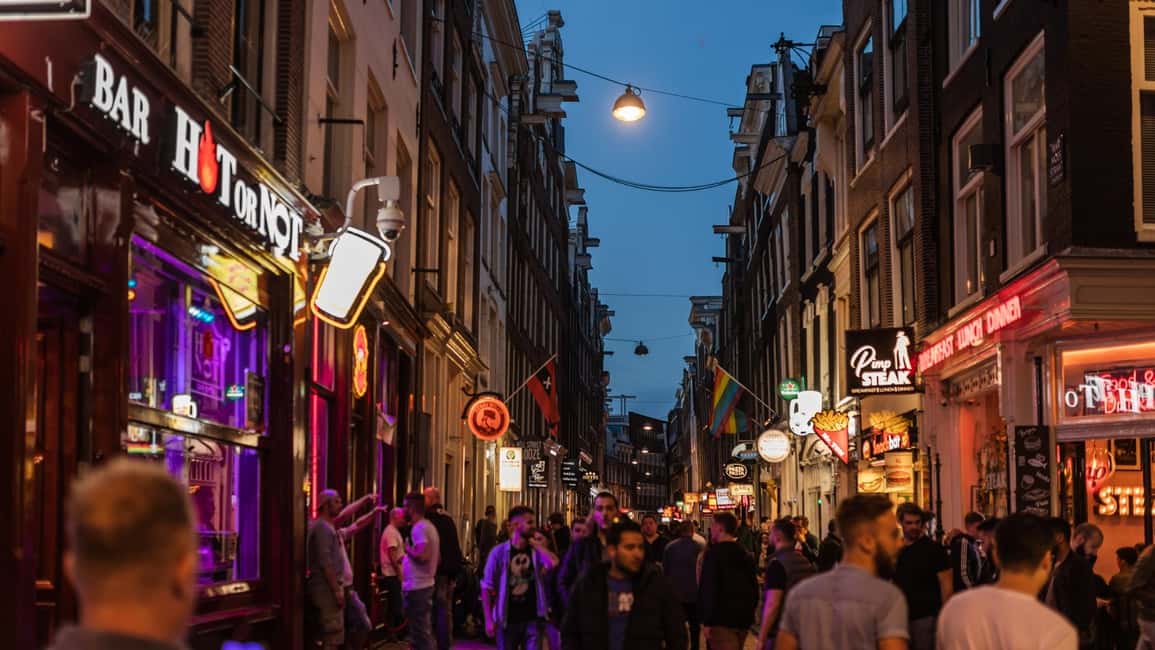 Amsterdam: Highlights & Hidden Gems Private Walking Tour - Meeting at the National Monument: Dam Square and the core