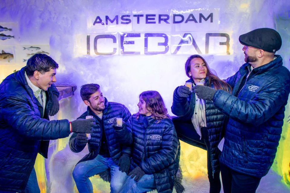 Amsterdam: Icebar Entry Ticket with 3 Drinks - Crowd management: when the ice room gets tight